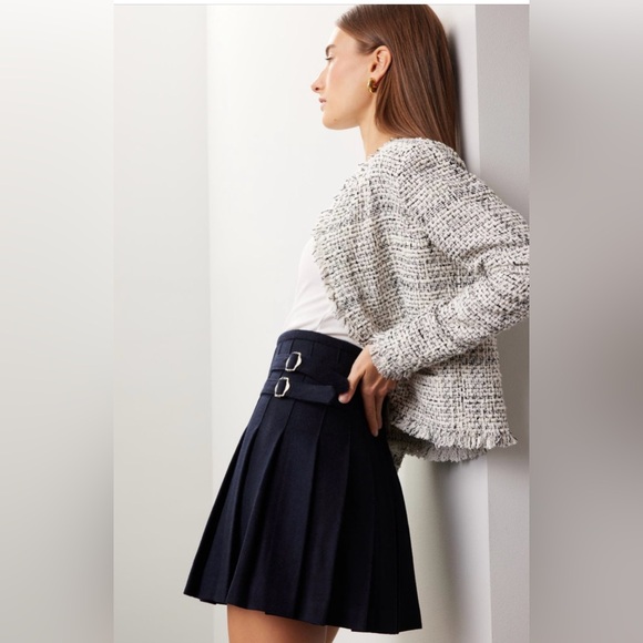 Dunst Buckle Pleated Skirt ⚜️ - Picture 6 of 6